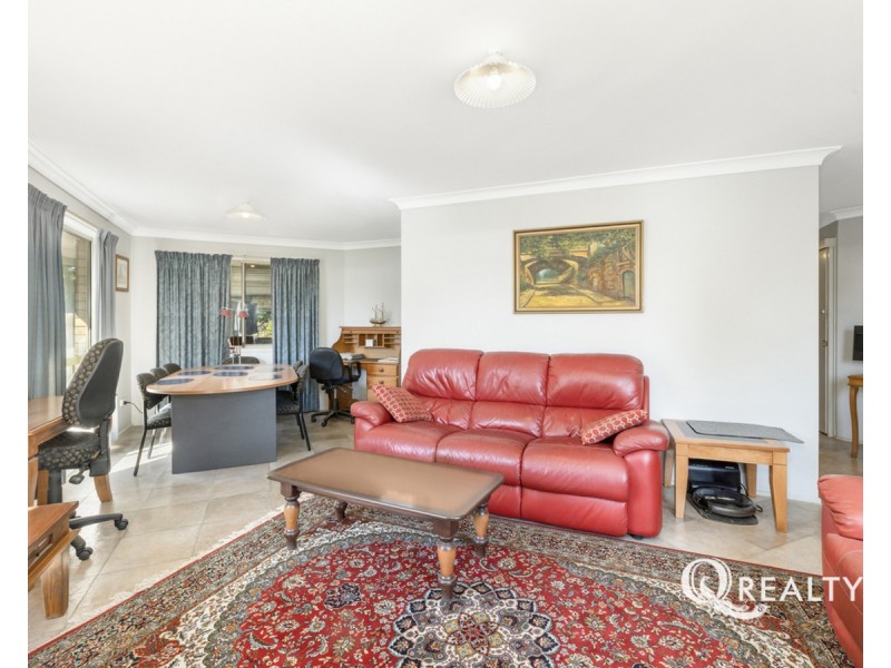 41 Conifer Street, Hillcrest QLD 4118