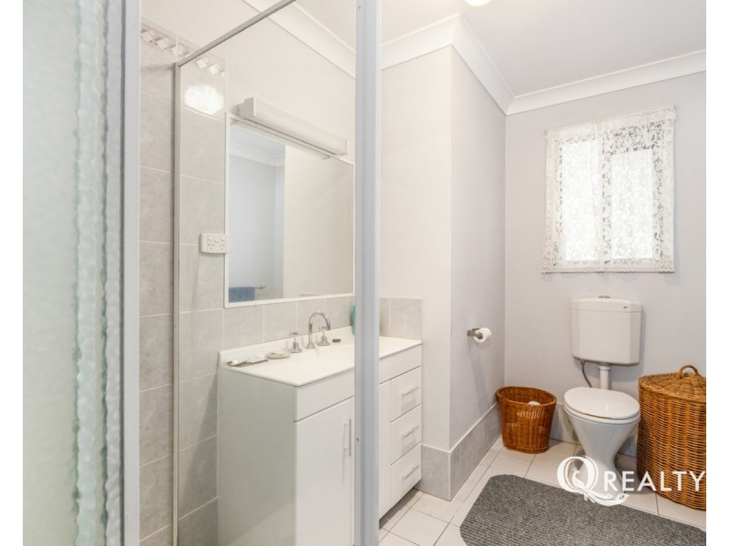 41 Conifer Street, Hillcrest QLD 4118