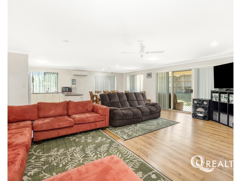 60 Daintree Drive, Parkinson QLD 4115