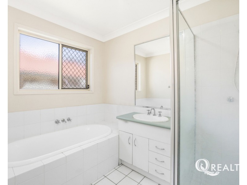 60 Daintree Drive, Parkinson QLD 4115
