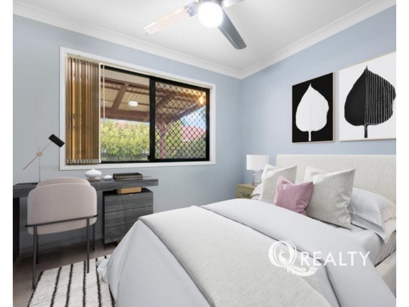 1 Hillview Drive, Hillcrest QLD 4118