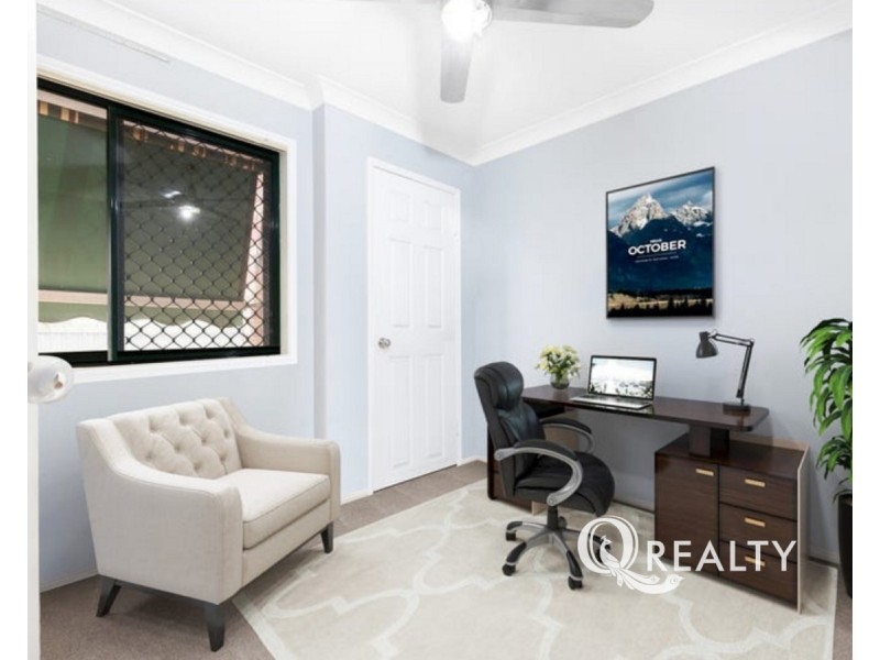 1 Hillview Drive, Hillcrest QLD 4118