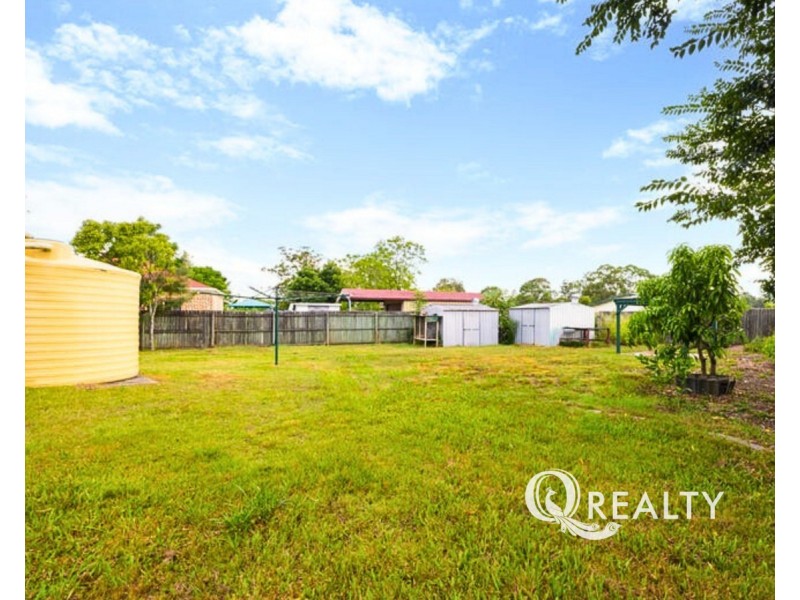 1 Hillview Drive, Hillcrest QLD 4118