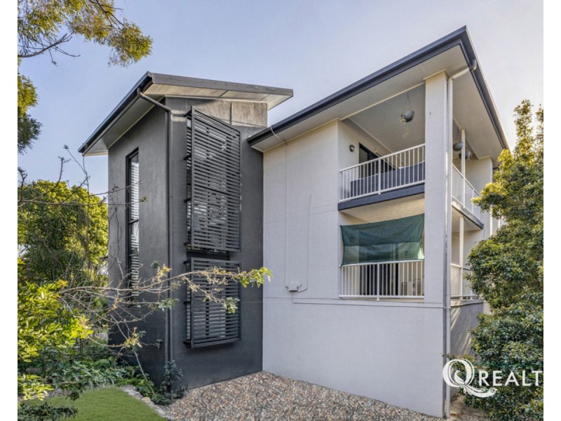 9/147-151 Riding Road, Hawthorne QLD 4171