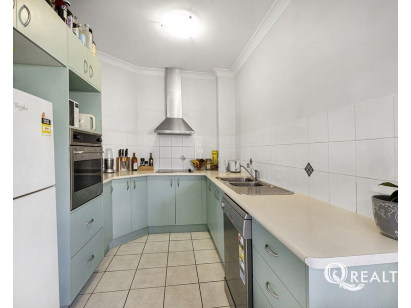 9/147-151 Riding Road, Hawthorne QLD 4171