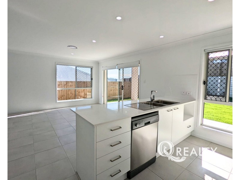 70 Twilight Drive, Spring Mountain QLD 4124