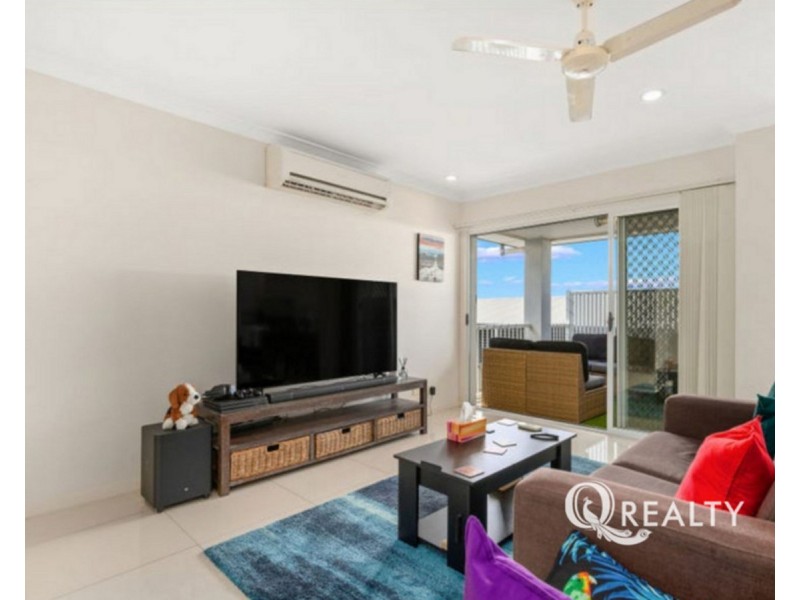 10/12 Lake Street, Yeronga QLD 4104