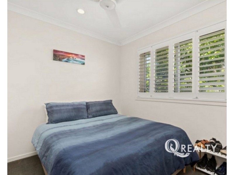 10/12 Lake Street, Yeronga QLD 4104