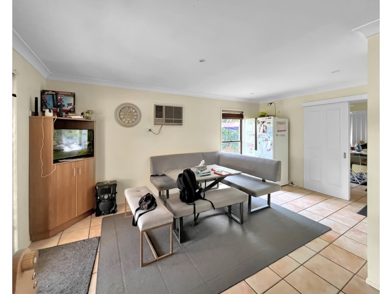 6 Rosewood Street, Daisy Hill QLD 4127