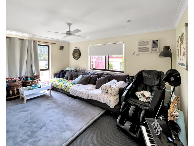 6 Rosewood Street, Daisy Hill QLD 4127