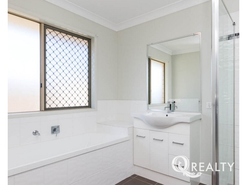 68 Rockfield Road, Doolandella QLD 4077