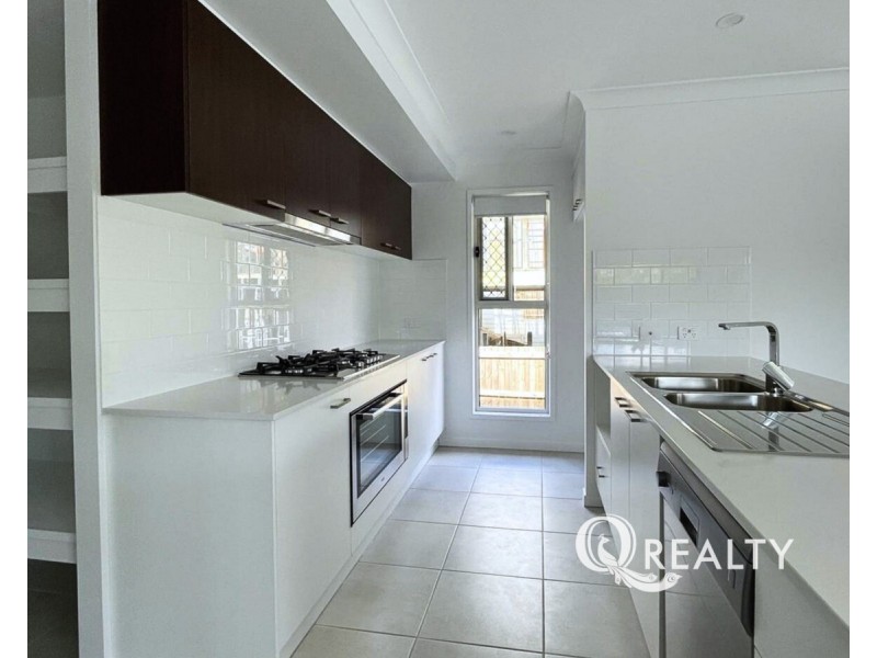63 Twilight Drive, Spring Mountain QLD 4124