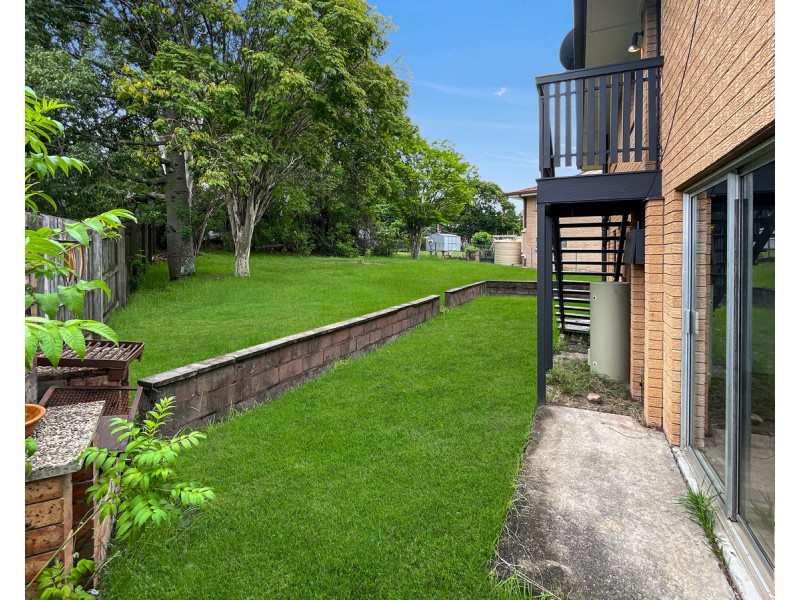 2 Thornhill Street, Springwood QLD 4127