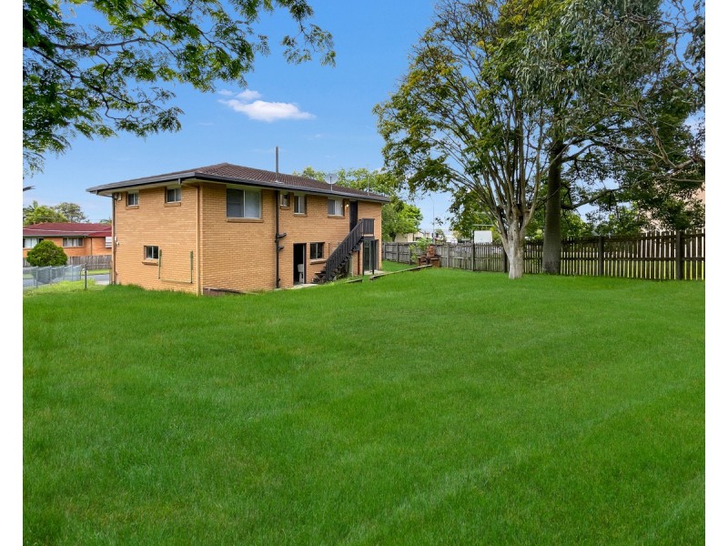 2 Thornhill Street, Springwood QLD 4127