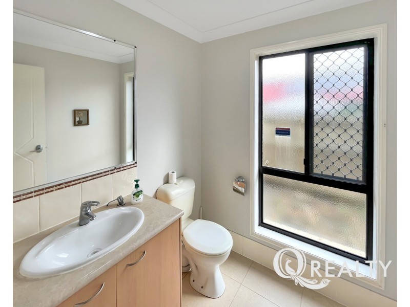 45 The Parkway, Stretton QLD 4116