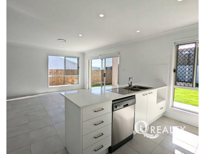 72 Lunar Circuit, Spring Mountain QLD 4124