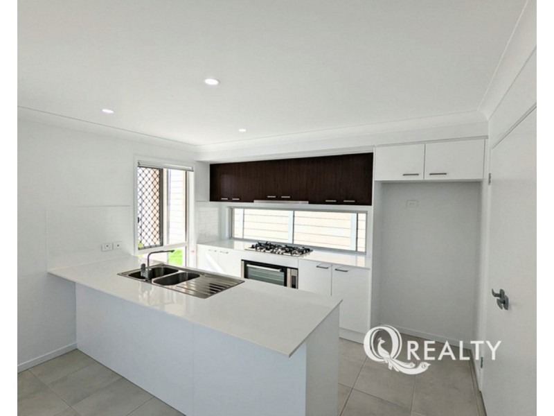72 Lunar Circuit, Spring Mountain QLD 4124