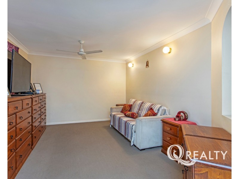70 Paddington Crescent, Stretton QLD 4116
