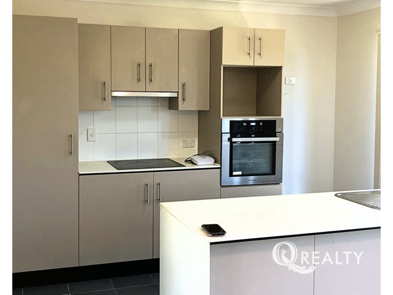 100 High Street, Blackstone QLD 4304