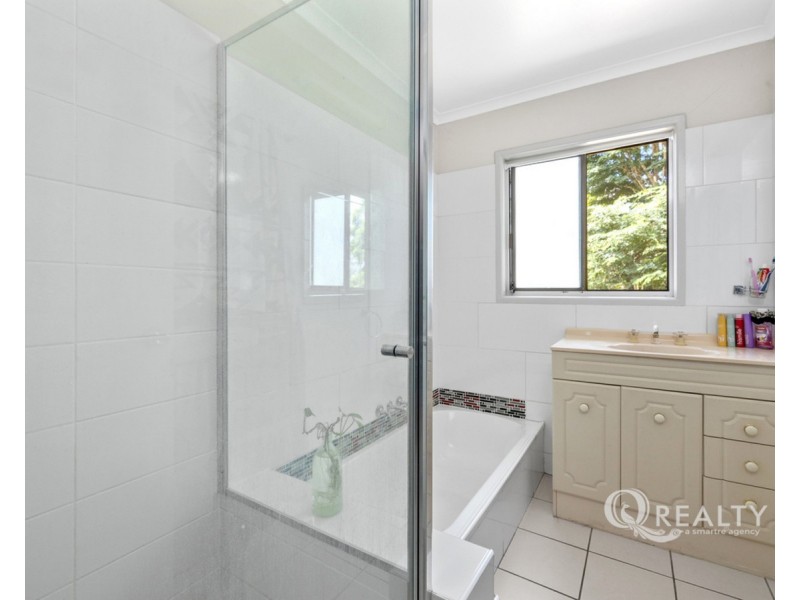 151 Aquarius Drive, Kingston QLD 4114