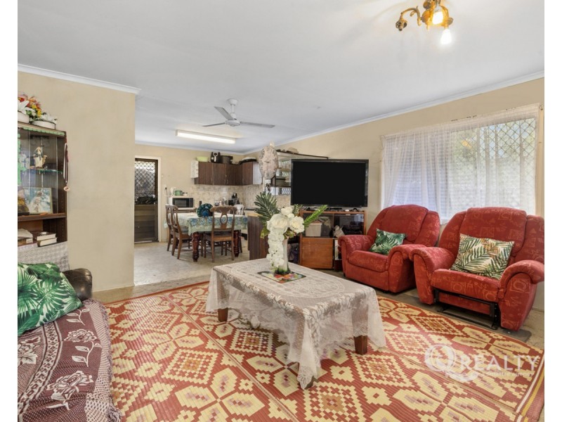 37 Pine Drive, Woodridge QLD 4114