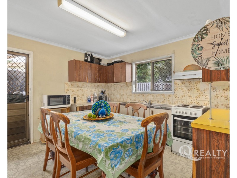 37 Pine Drive, Woodridge QLD 4114