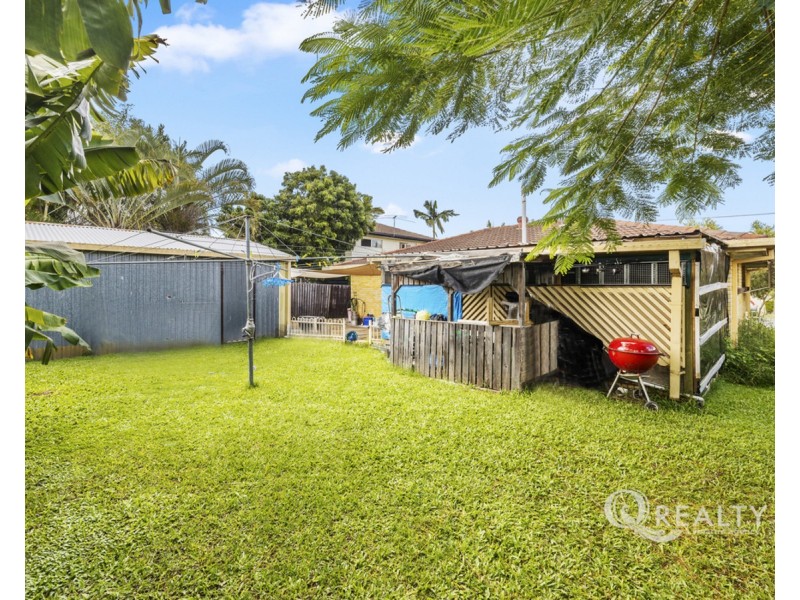 37 Pine Drive, Woodridge QLD 4114