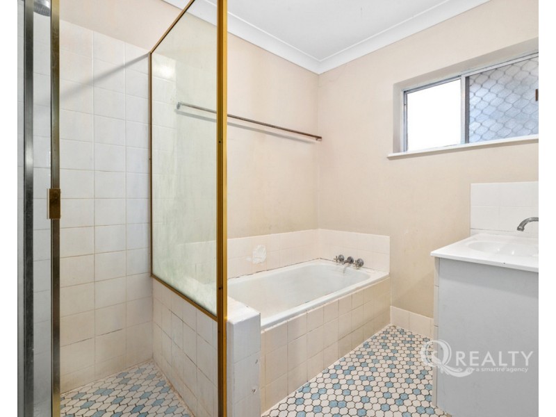 2 Garden Avenue, Woodridge QLD 4114