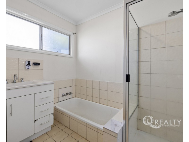 62 Aquarius Drive, Kingston QLD 4114