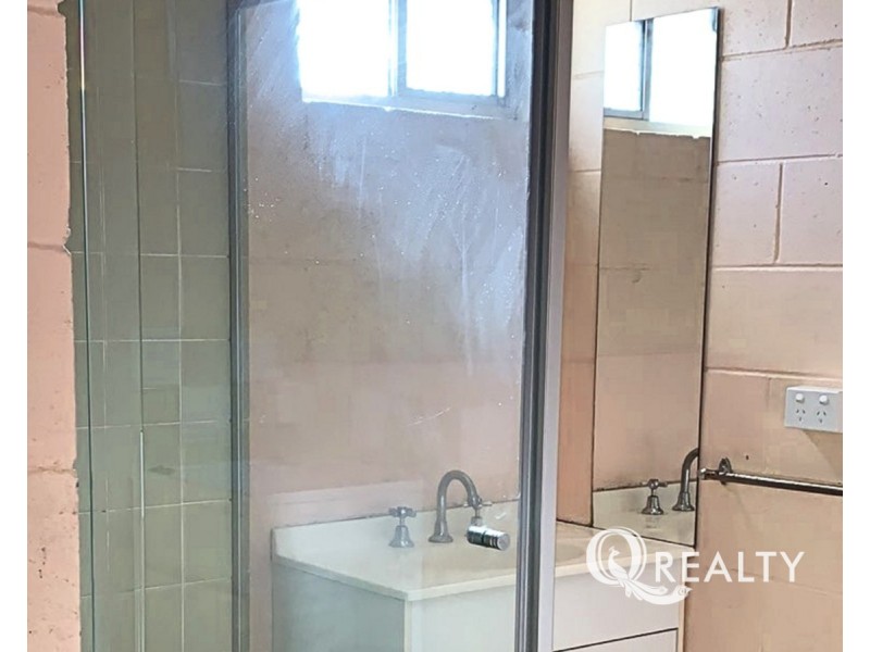 4/42 Defiance Road, Logan Central QLD 4114