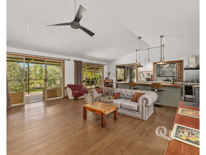 15 Gabbinbar Court, Pine Mountain QLD 4306