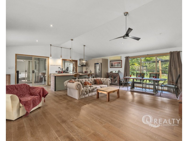 15 Gabbinbar Court, Pine Mountain QLD 4306