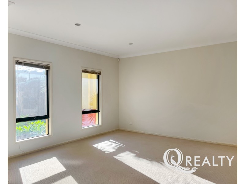 151 The Parkway, Stretton QLD 4116