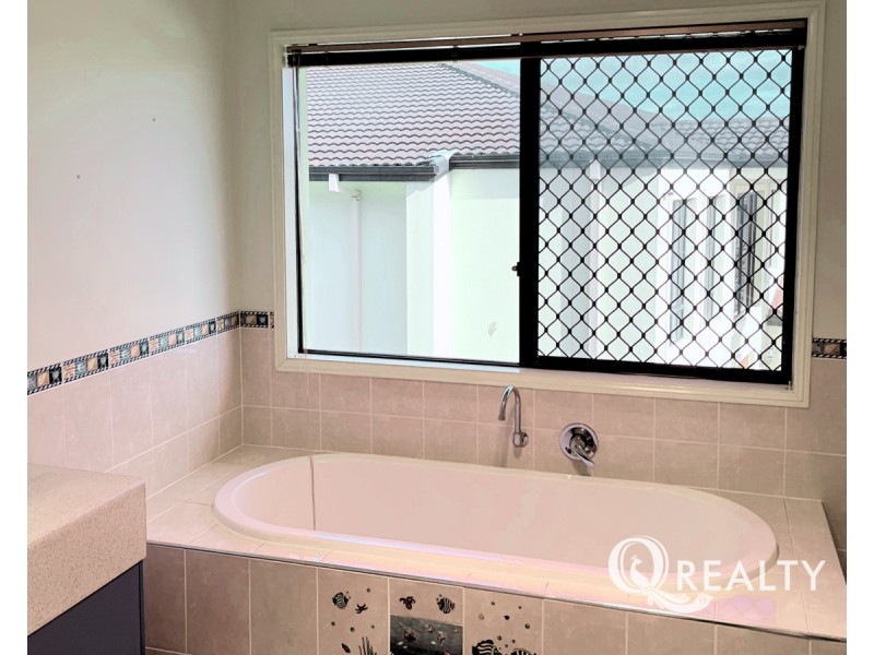 151 The Parkway, Stretton QLD 4116