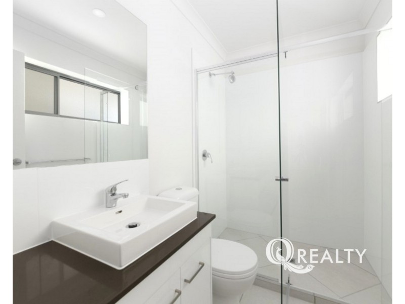 2/9 Bombery Street, Cannon Hill QLD 4170