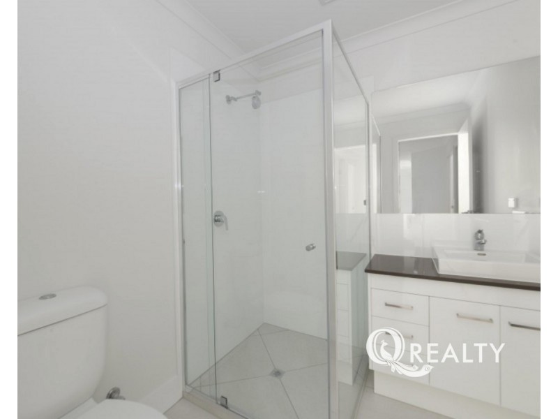 2/9 Bombery Street, Cannon Hill QLD 4170