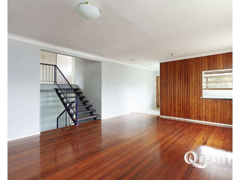 21 Springfield Street, Macgregor QLD 4109