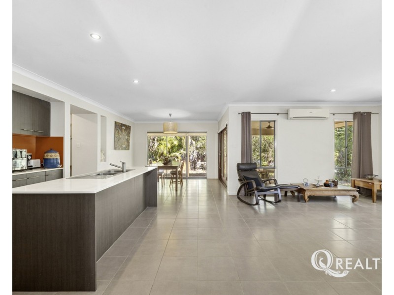 67 Nujooloo Road, Slacks Creek QLD 4127