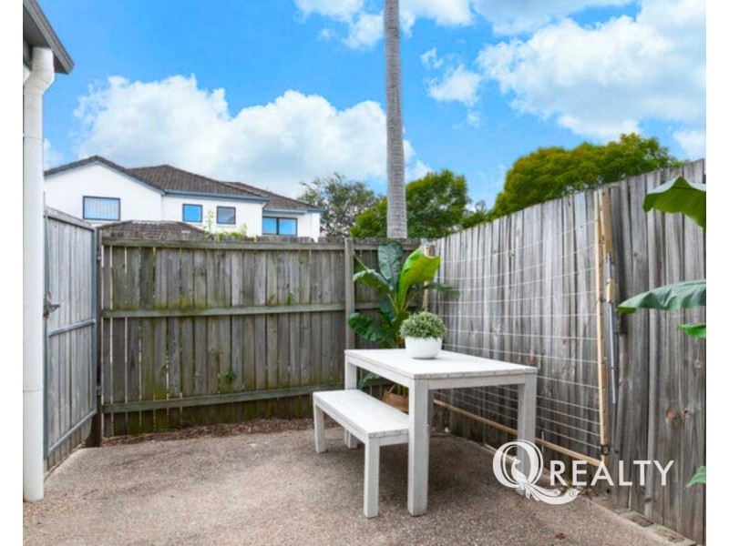 13/16 Violet Close, Eight Mile Plains QLD 4113