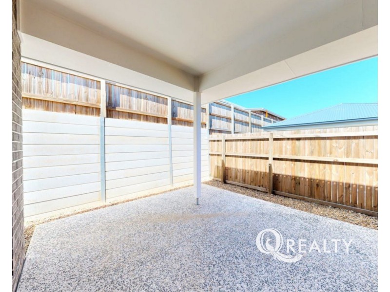 9 Daybreak Street, Spring Mountain QLD 4124