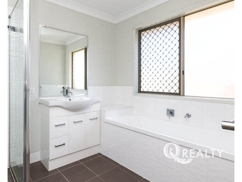 22 Hawthorne Street, Forest Lake QLD 4078