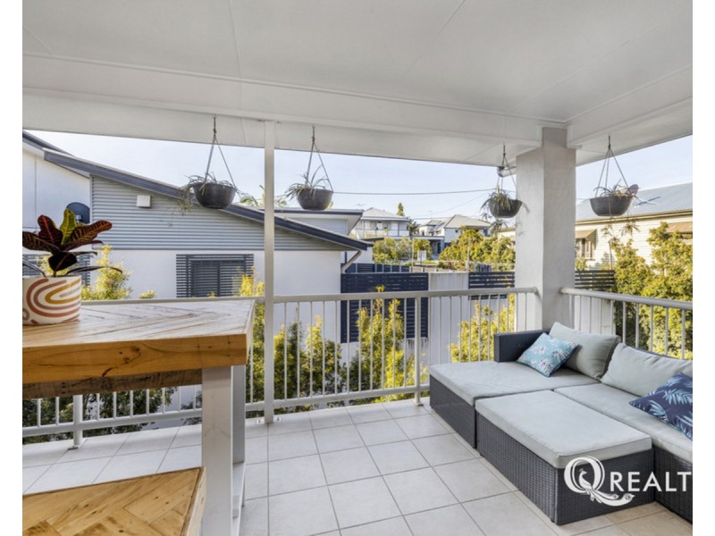 9/147-151 Riding Road, Hawthorne QLD 4171
