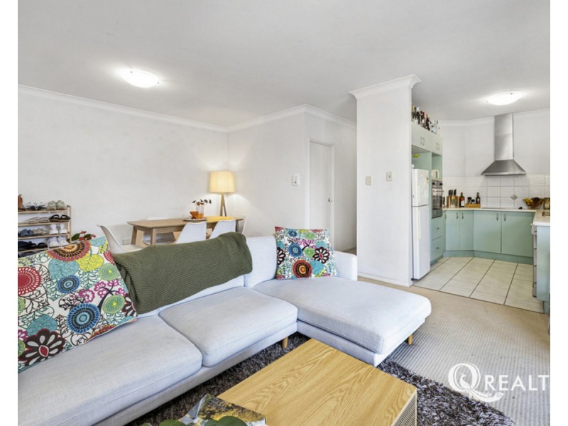 9/147-151 Riding Road, Hawthorne QLD 4171