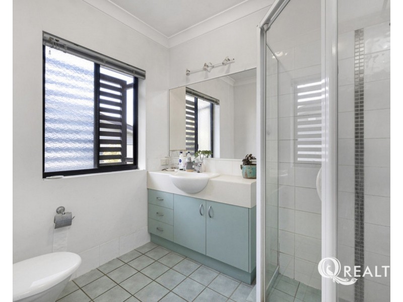 9/147-151 Riding Road, Hawthorne QLD 4171