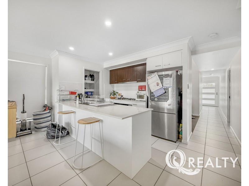 16 Meera Street, Spring Mountain QLD 4124