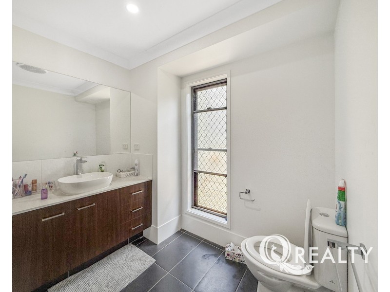 16 Meera Street, Spring Mountain QLD 4124