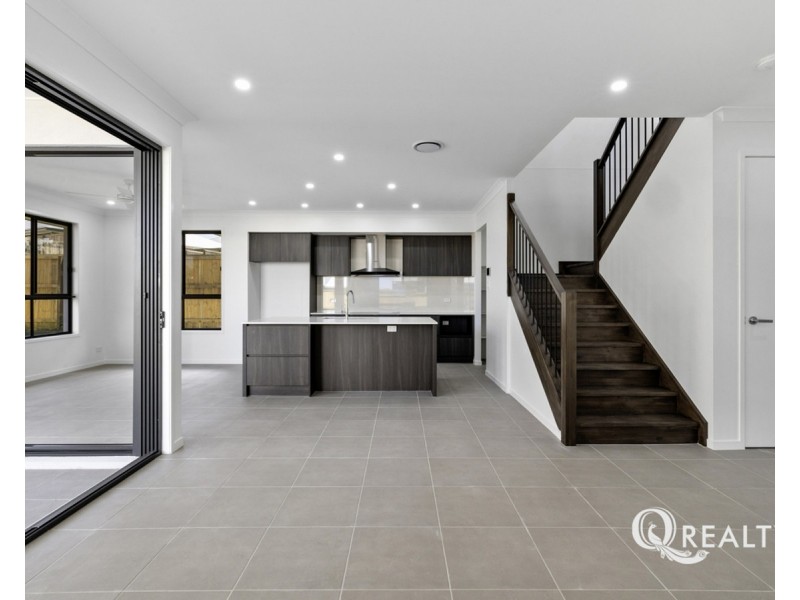 10 Kinwarton Crescent, Calamvale QLD 4116