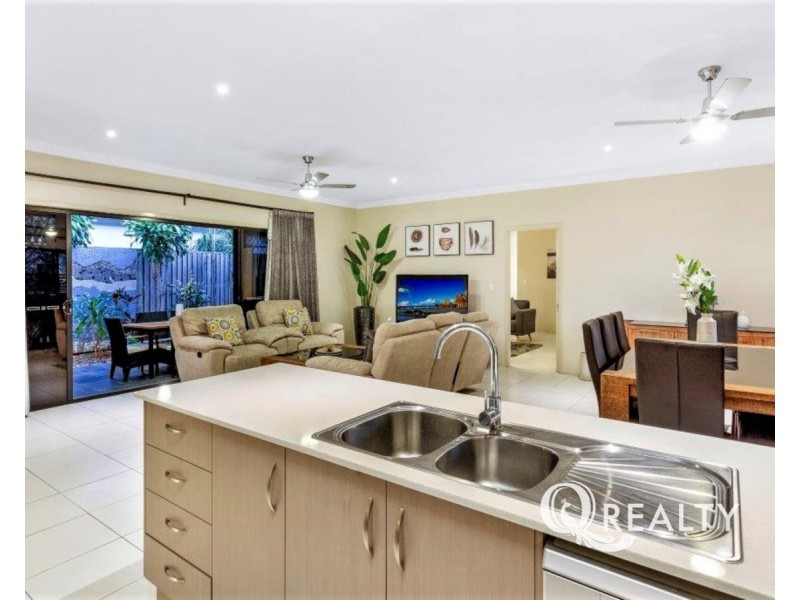 12 Walker Circuit, Eight Mile Plains QLD 4113