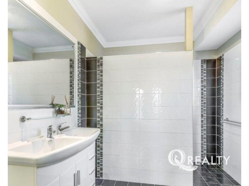 12 Walker Circuit, Eight Mile Plains QLD 4113