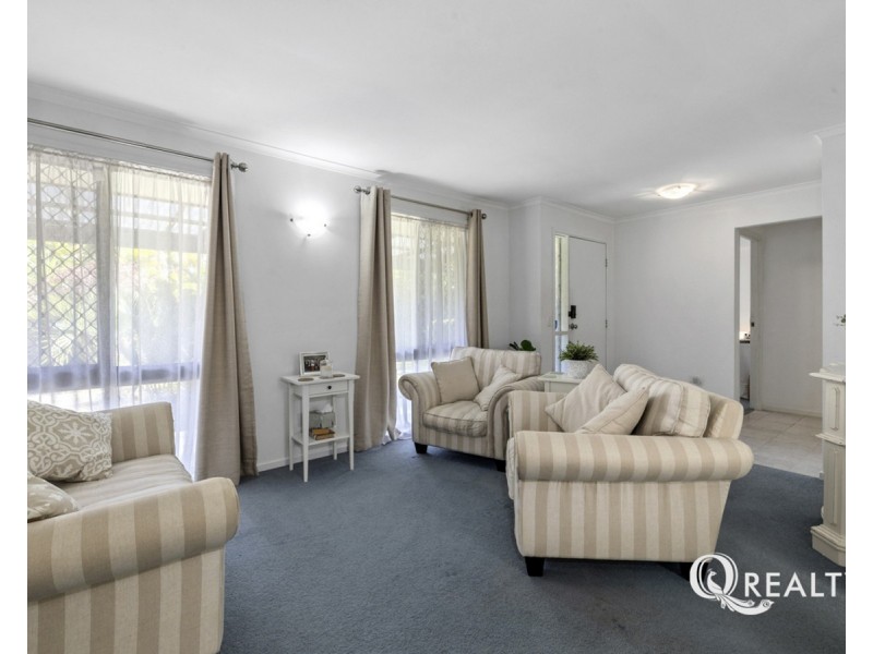 17 Silvertop Street, Hillcrest QLD 4118
